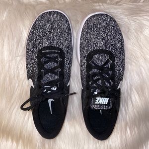Nike Flex Contact shoes